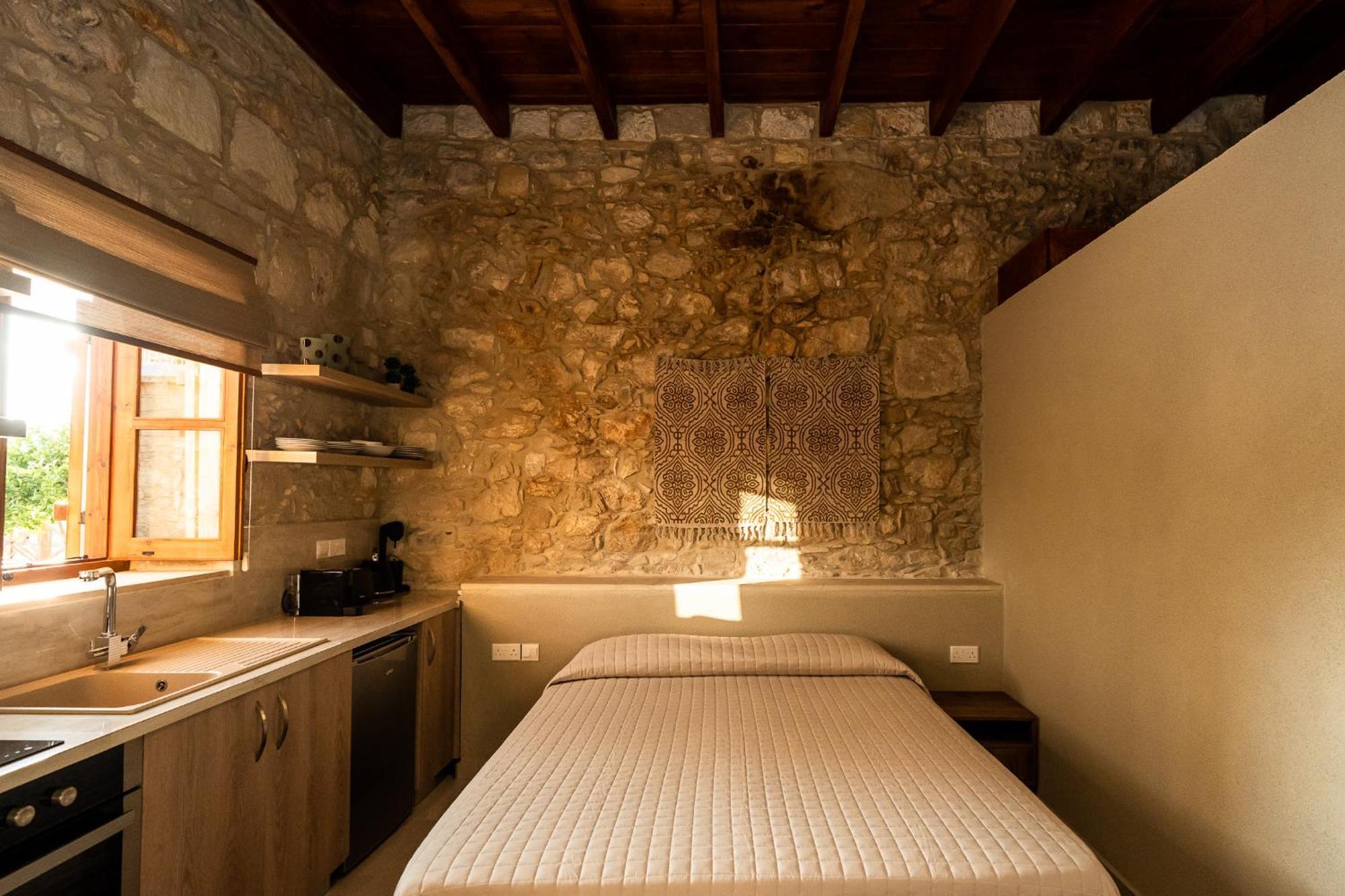 Harma Traditional Boutique Suites Paphos Phòng bức ảnh