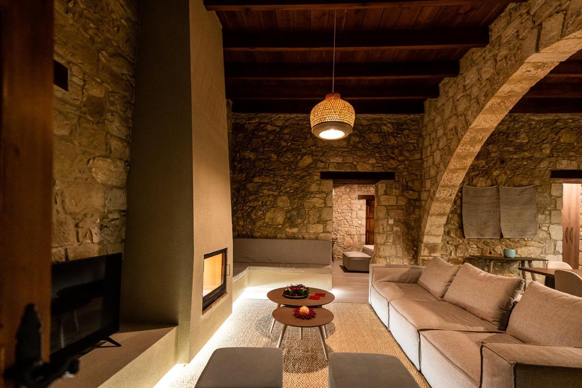 Harma Traditional Boutique Suites Paphos Phòng bức ảnh