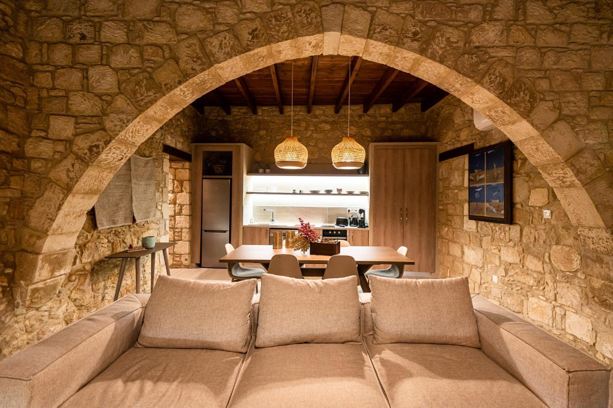 Harma Traditional Boutique Suites Paphos Phòng bức ảnh