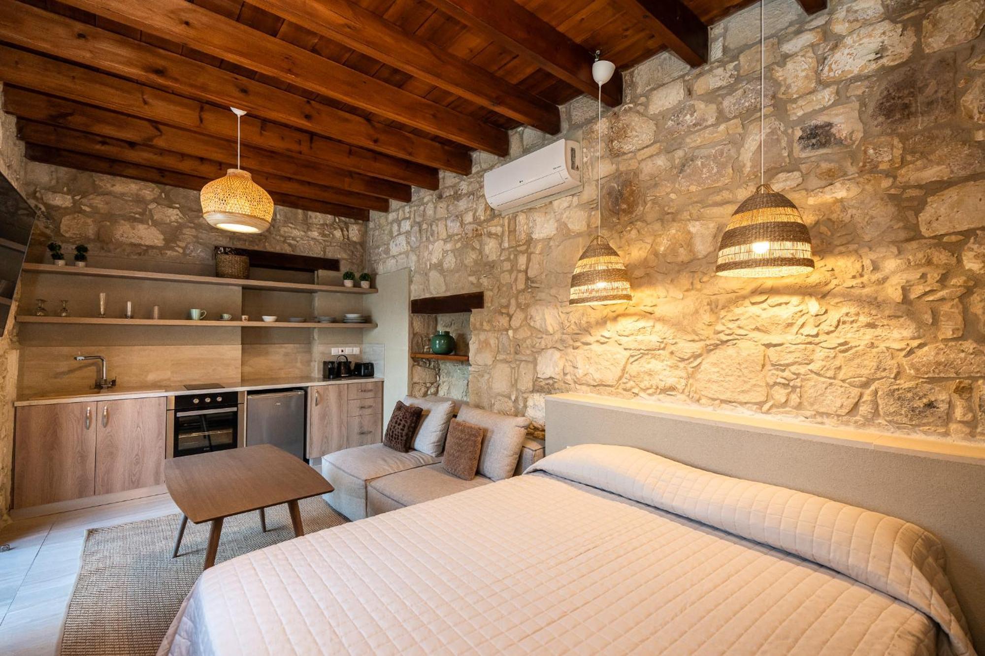Harma Traditional Boutique Suites Paphos Phòng bức ảnh