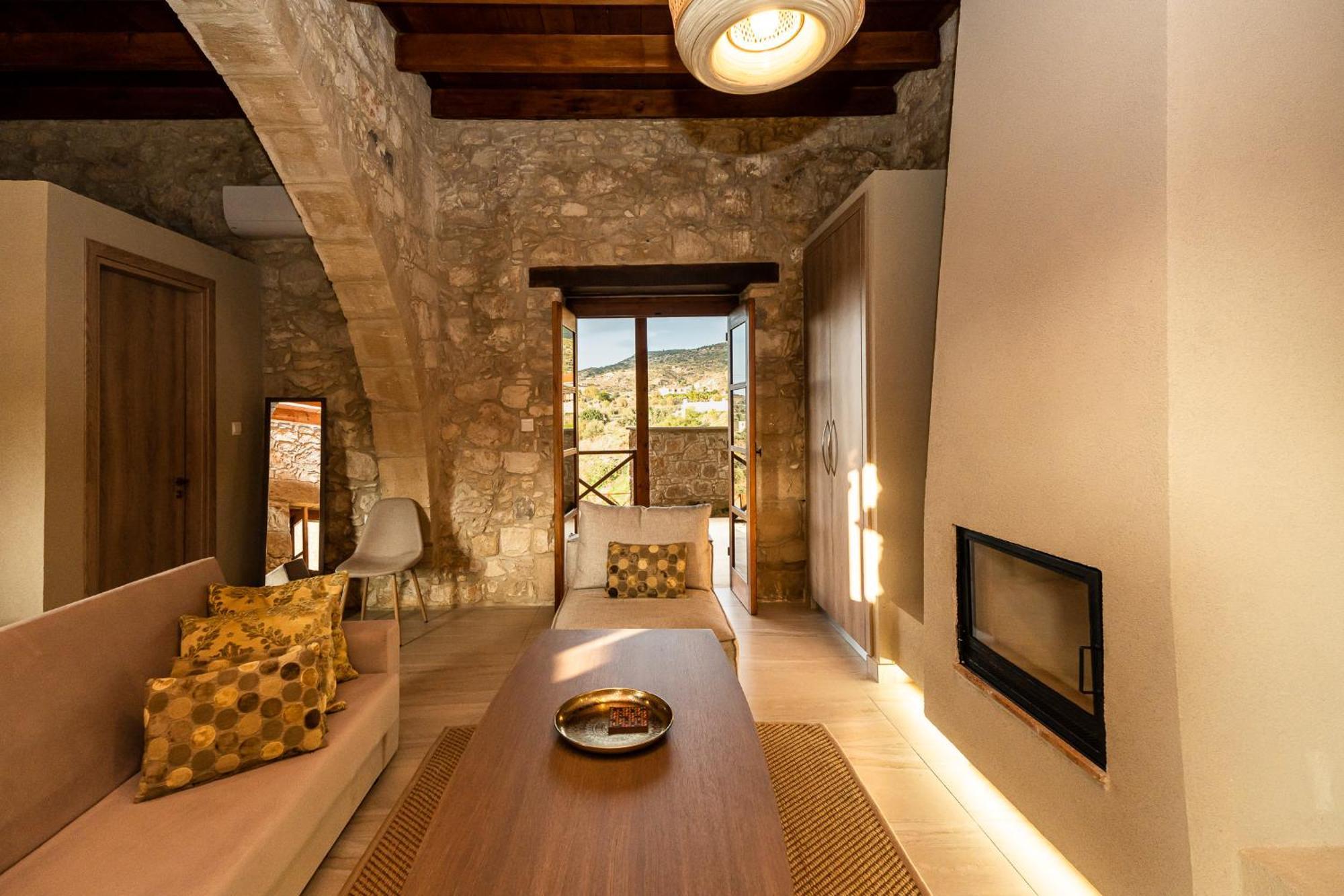 Harma Traditional Boutique Suites Paphos Phòng bức ảnh