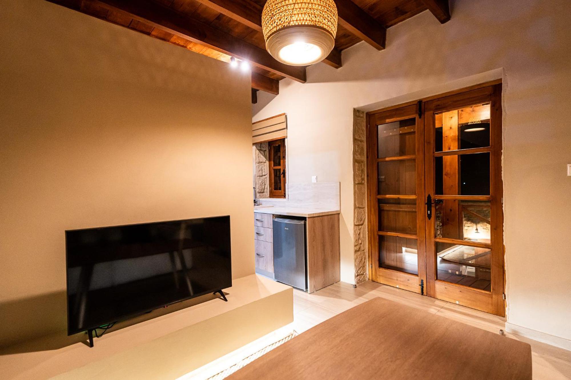 Harma Traditional Boutique Suites Paphos Phòng bức ảnh