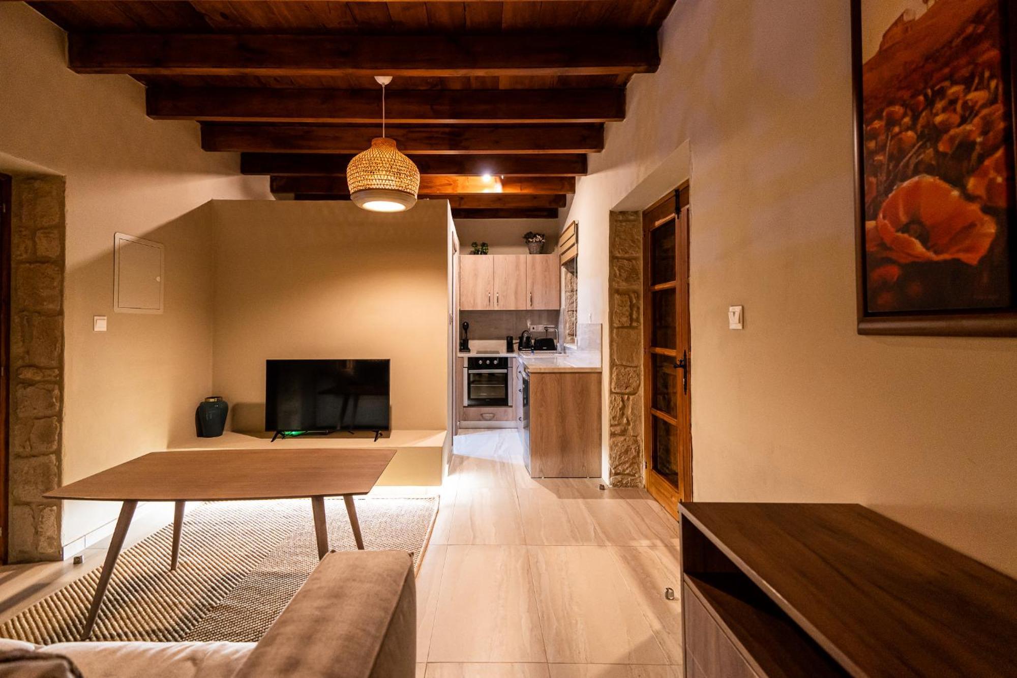 Harma Traditional Boutique Suites Paphos Phòng bức ảnh